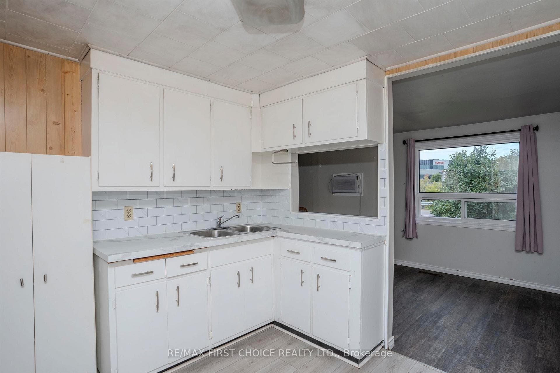 1408 Forest Street photo 9