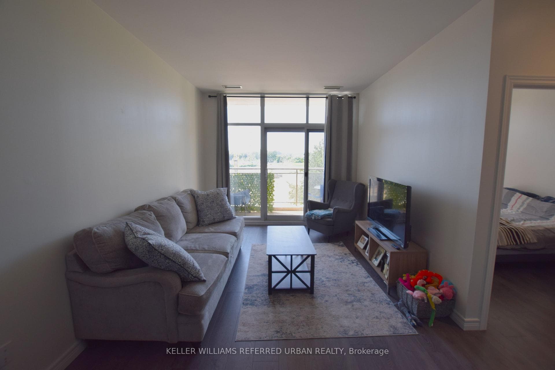 1 Leaside Park Drive Unit 408 photo 6