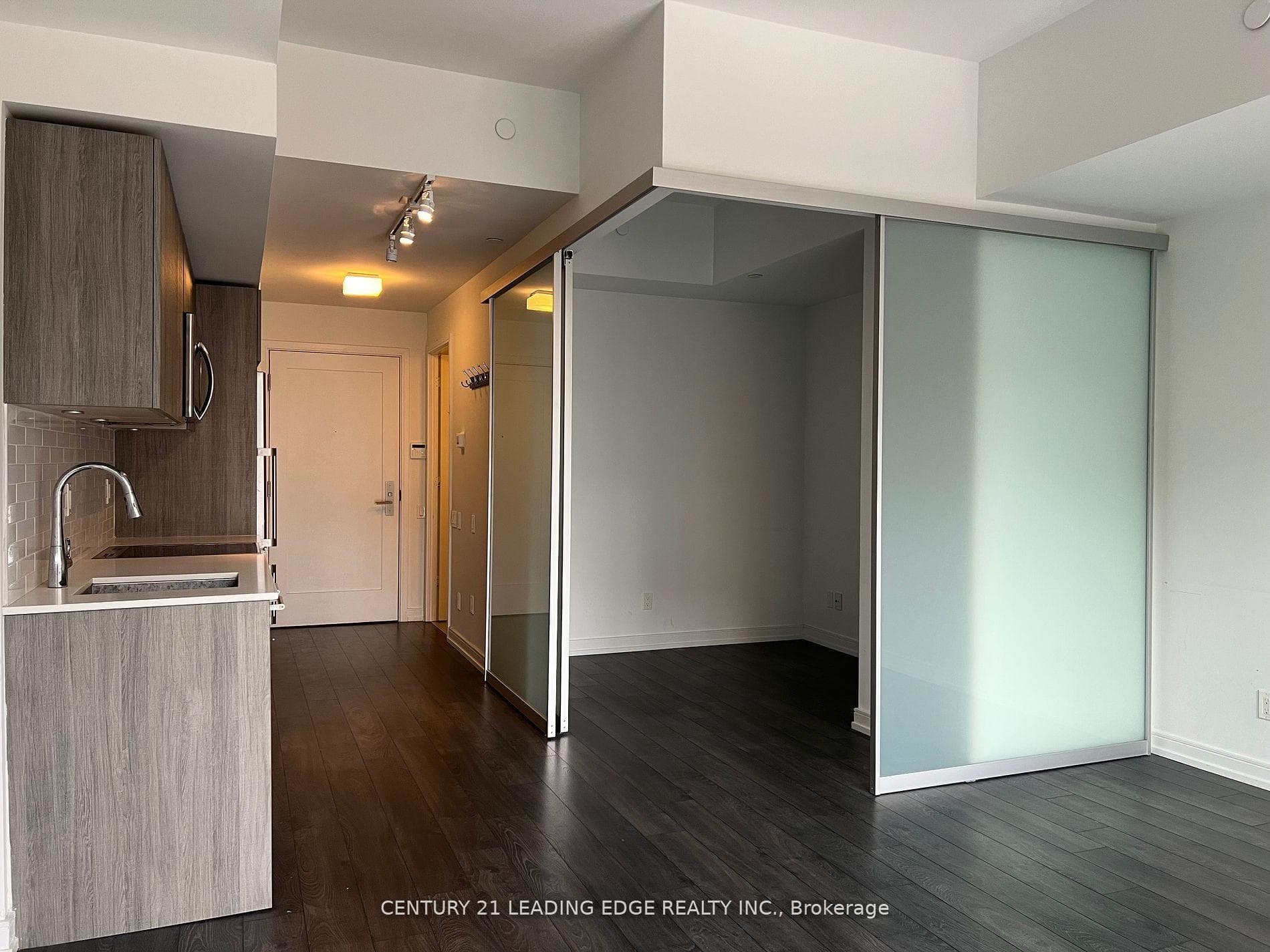 28 Wellesley Street Unit 405 photo 8
