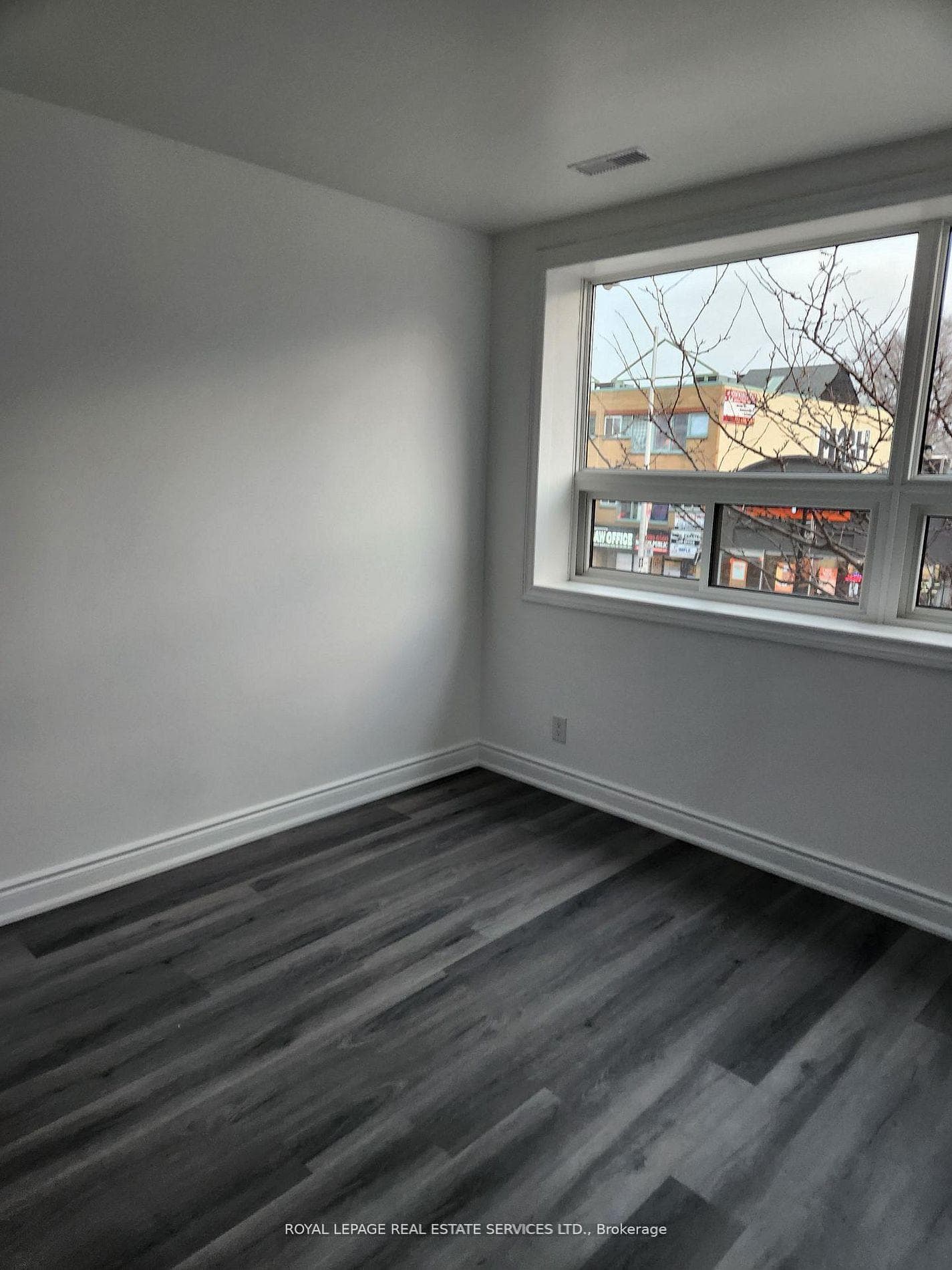 2820 Danforth Avenue Unit 201 photo 2