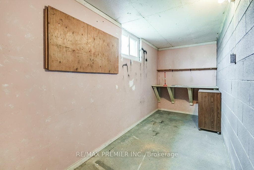 985 Caledonia Road Unit Bsmt photo 27