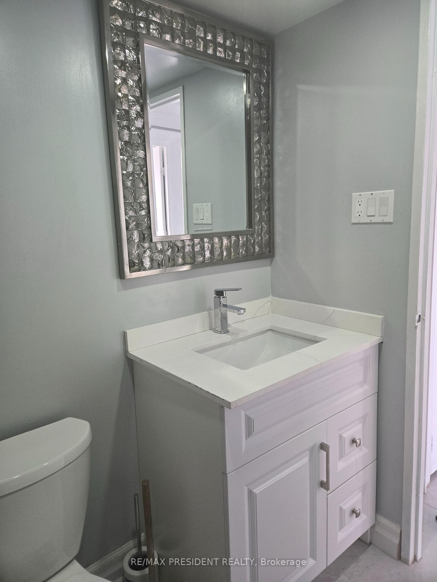 133 Torresdale Avenue Unit 808 photo 15