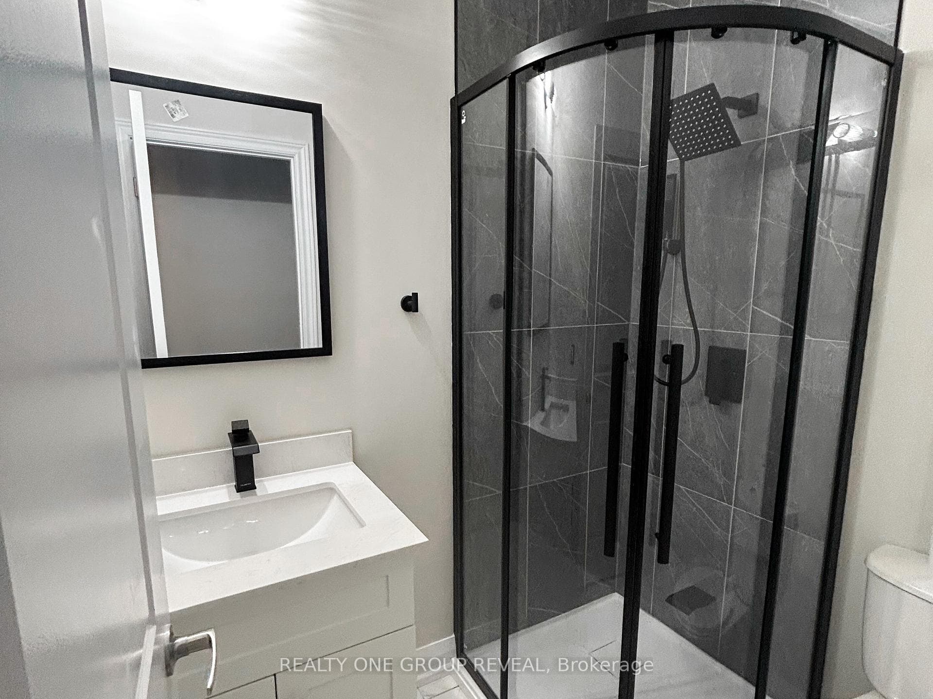 29 Icemaker Way photo 4