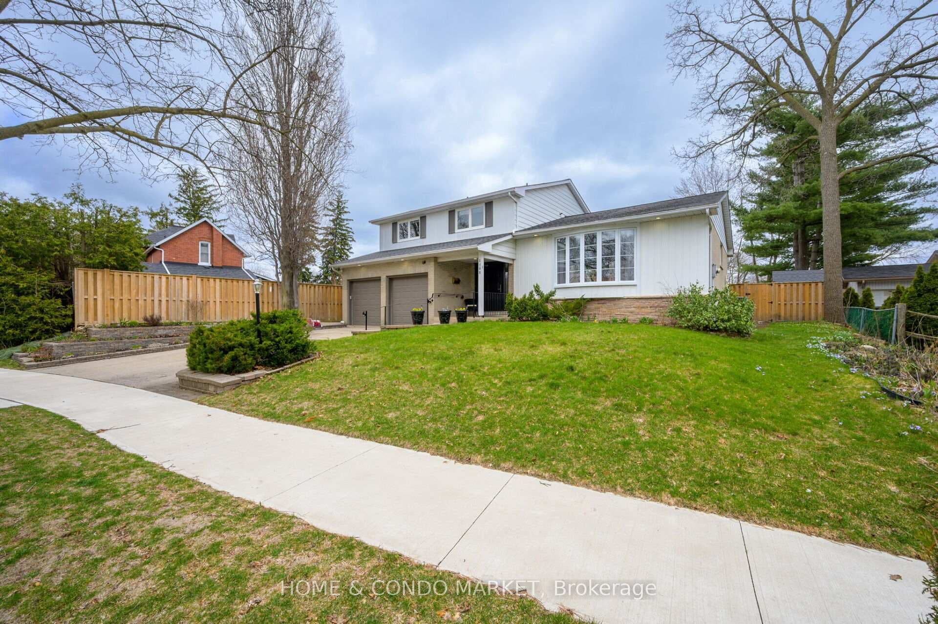 1796 Matena Avenue photo 2