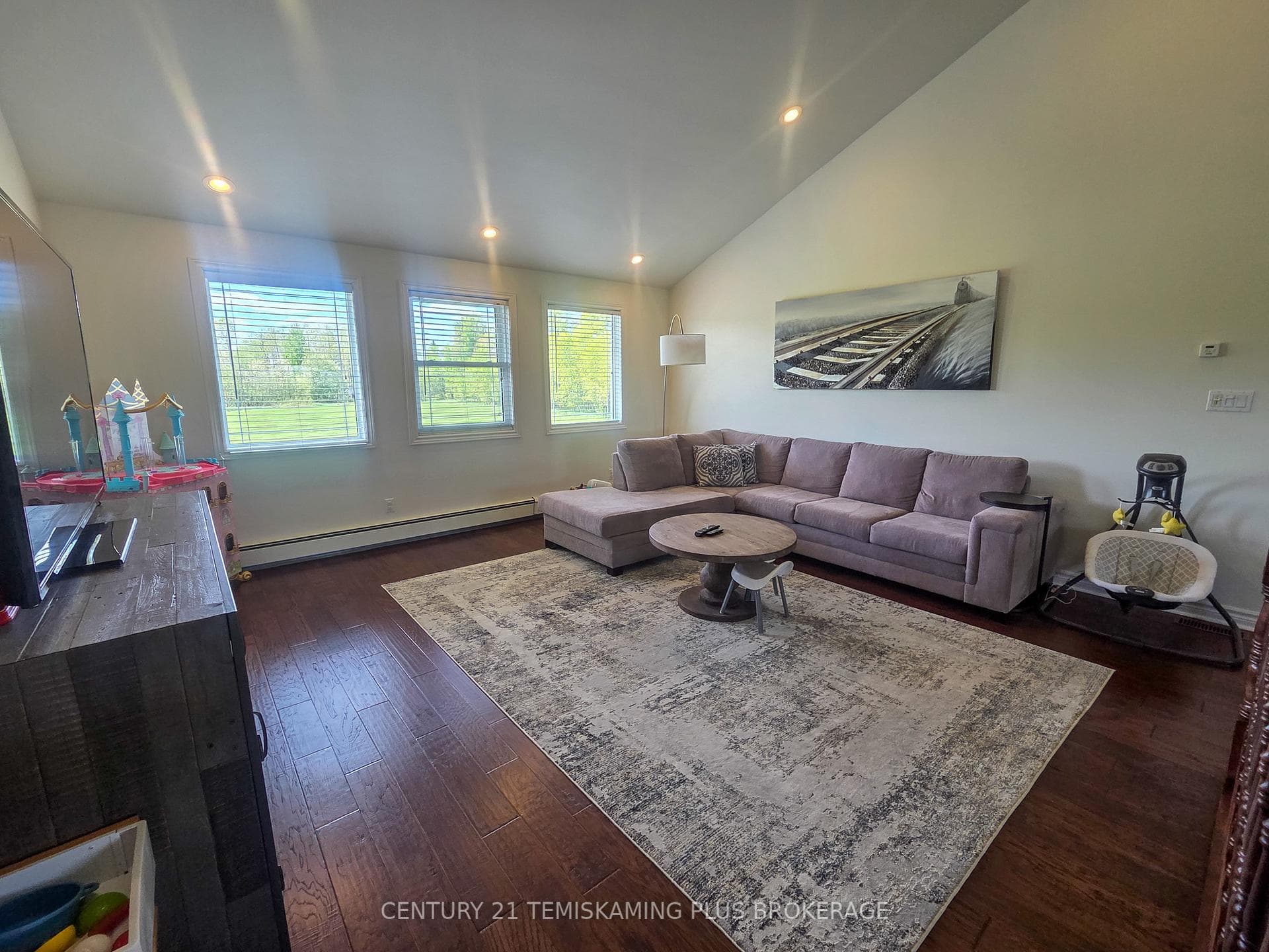 414305 Bryans Road photo 23