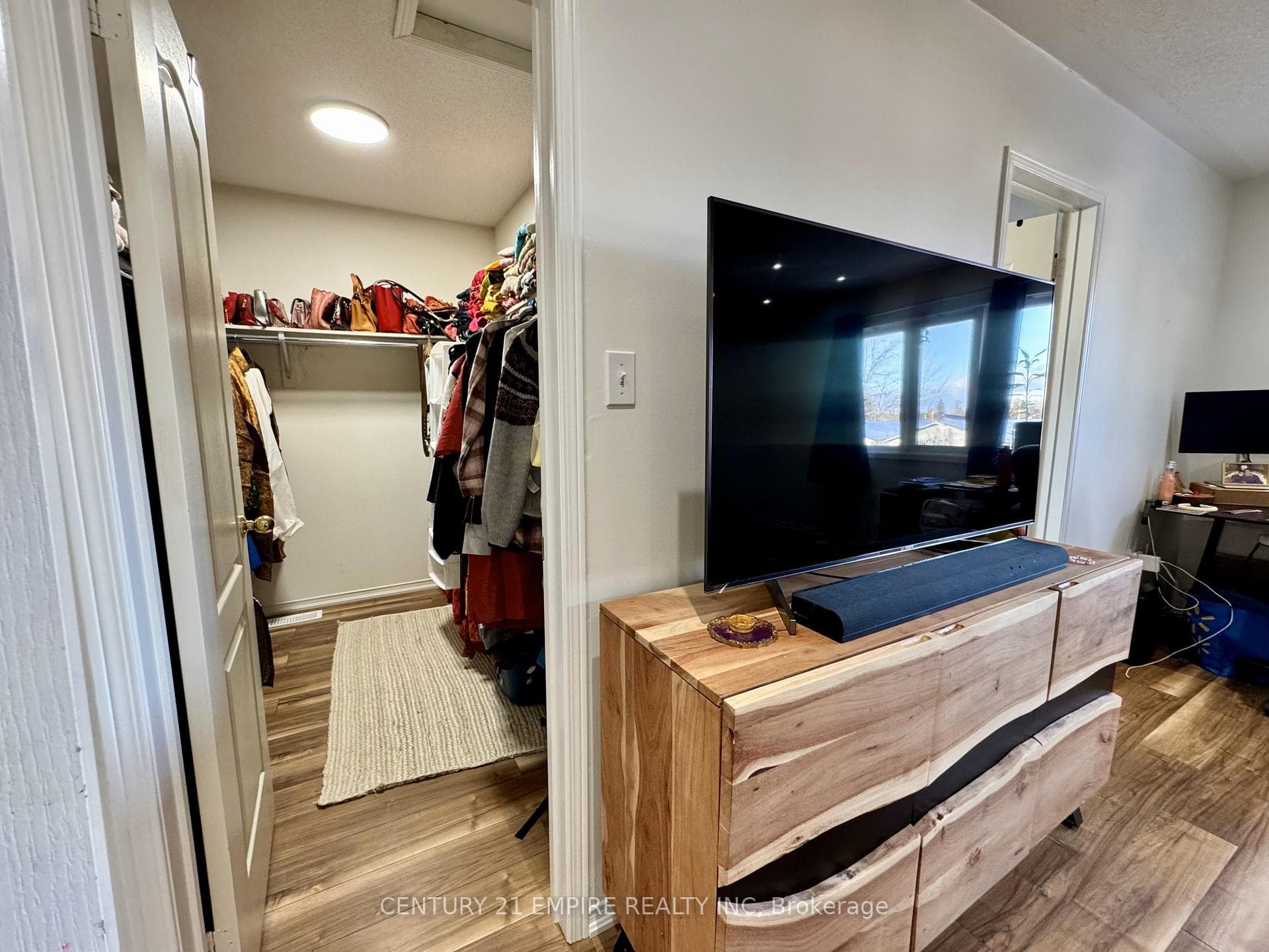 Walk-in Closet