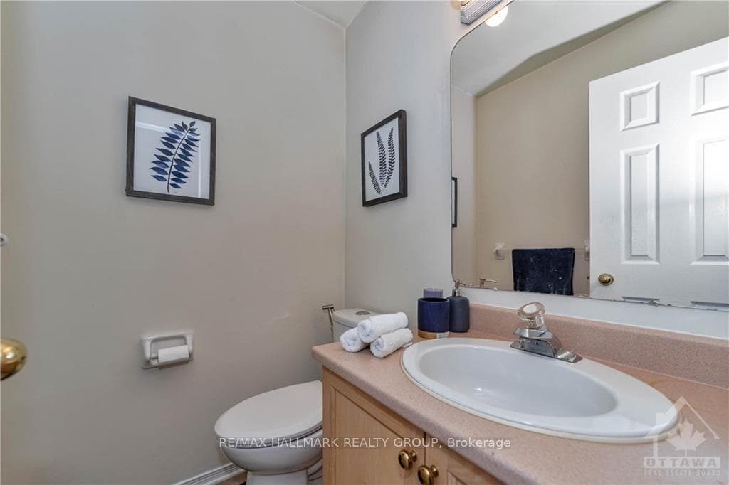 17 RAVENSCROFT Court photo 12