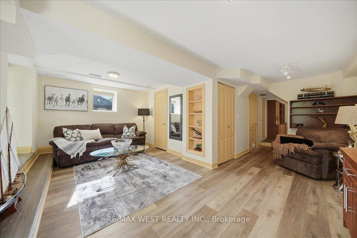 69 Mayfield Avenue photo 35