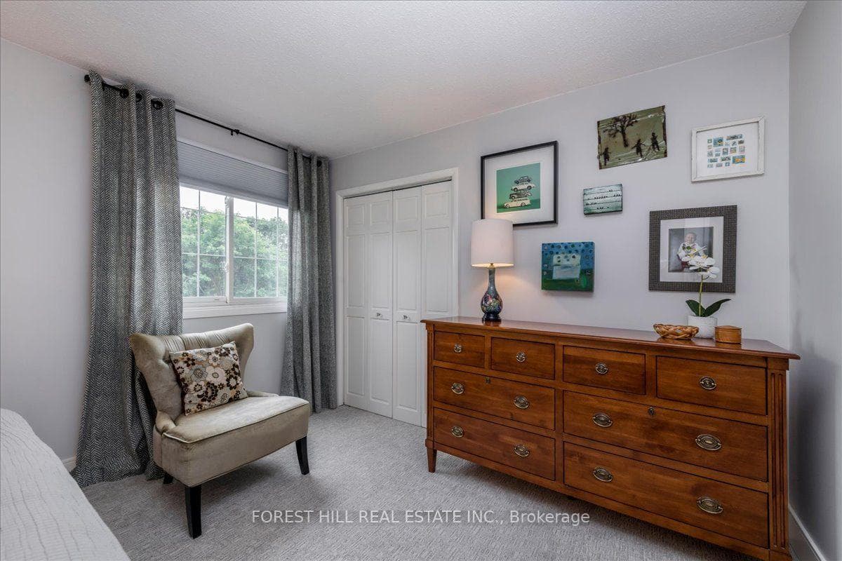 131 Oren Boulevard photo 17