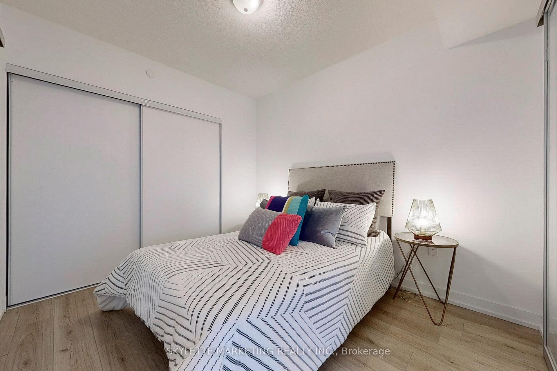 395 Bloor Street Unit 3201 photo 3
