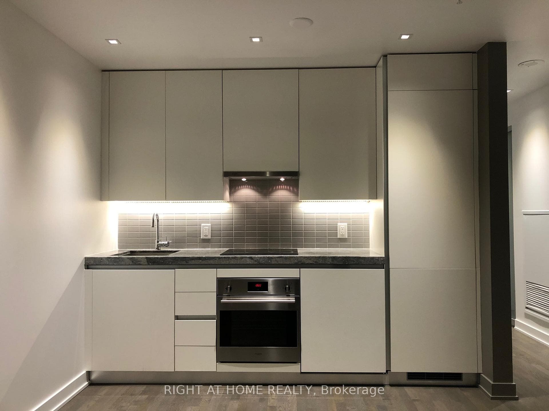 629 King Street Unit 1301 photo 5