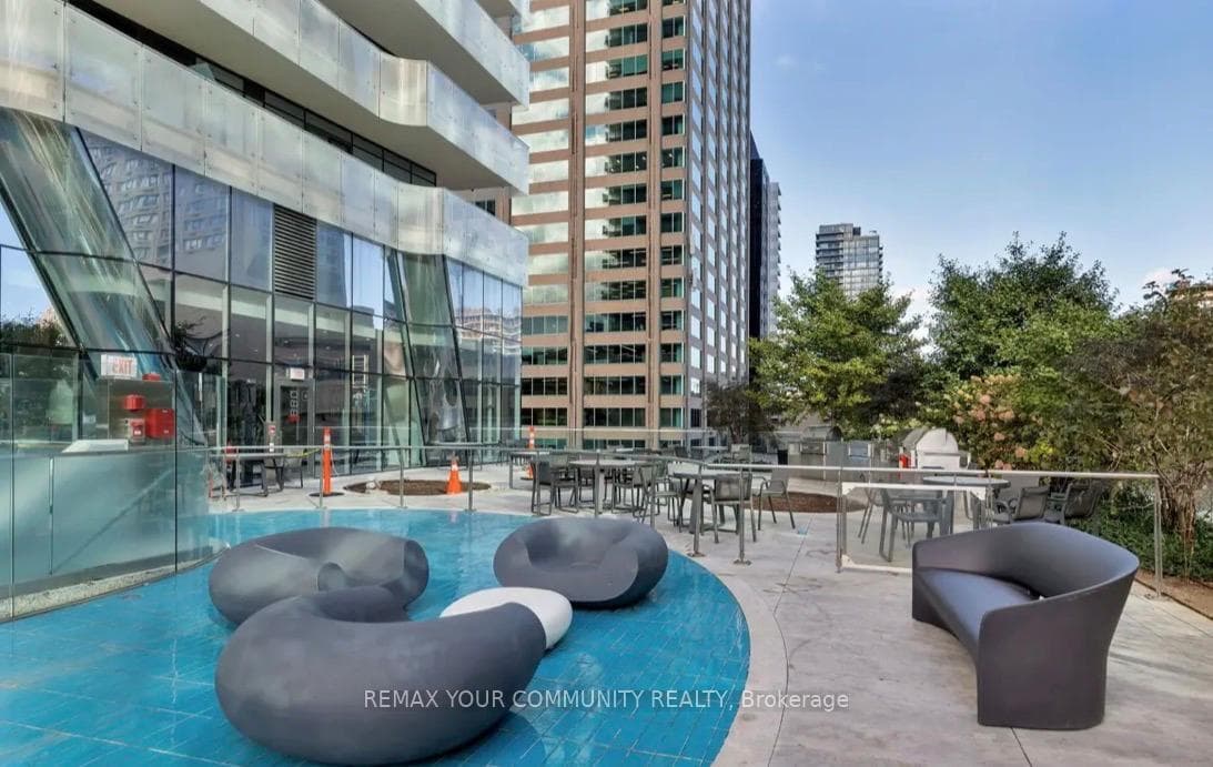 1 Bloor Street Unit 2811 photo 19