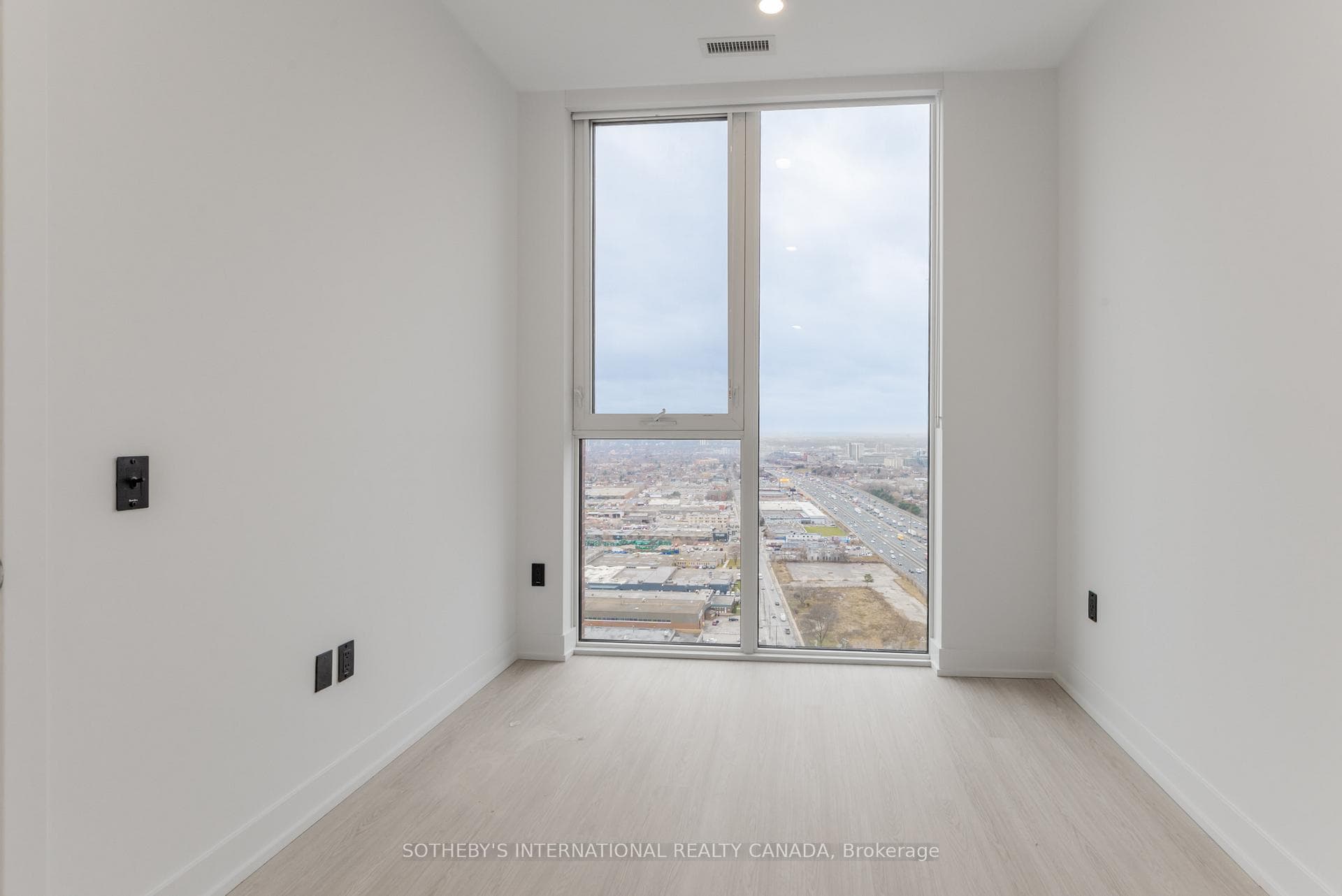 31 York Garden Way Unit 505 photo 8