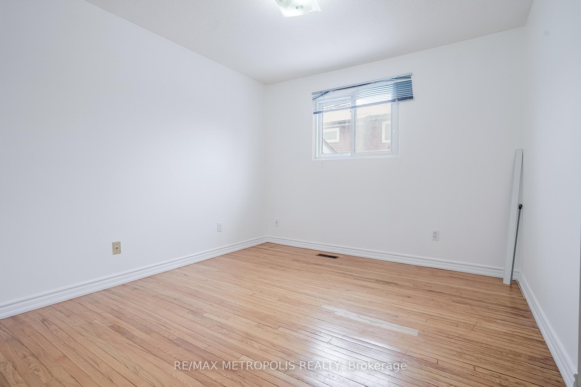 50 Applemore Road Unit Upper photo 17