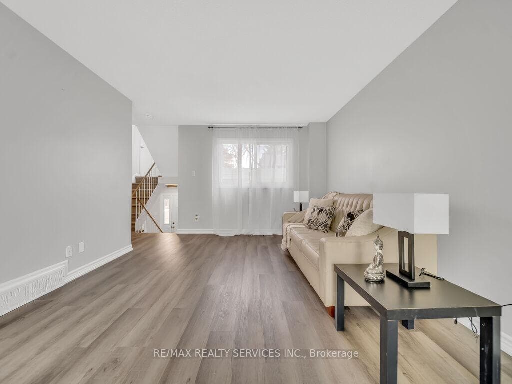 415 Keats Way Unit 2 photo 8
