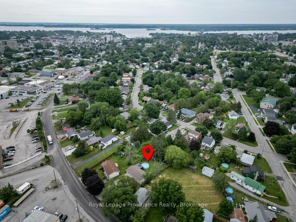92 Wallbridge Crescent photo 48