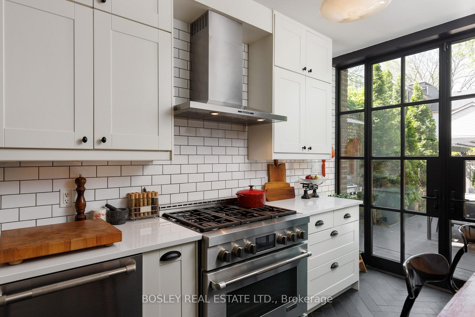 356 Ontario Street photo 15