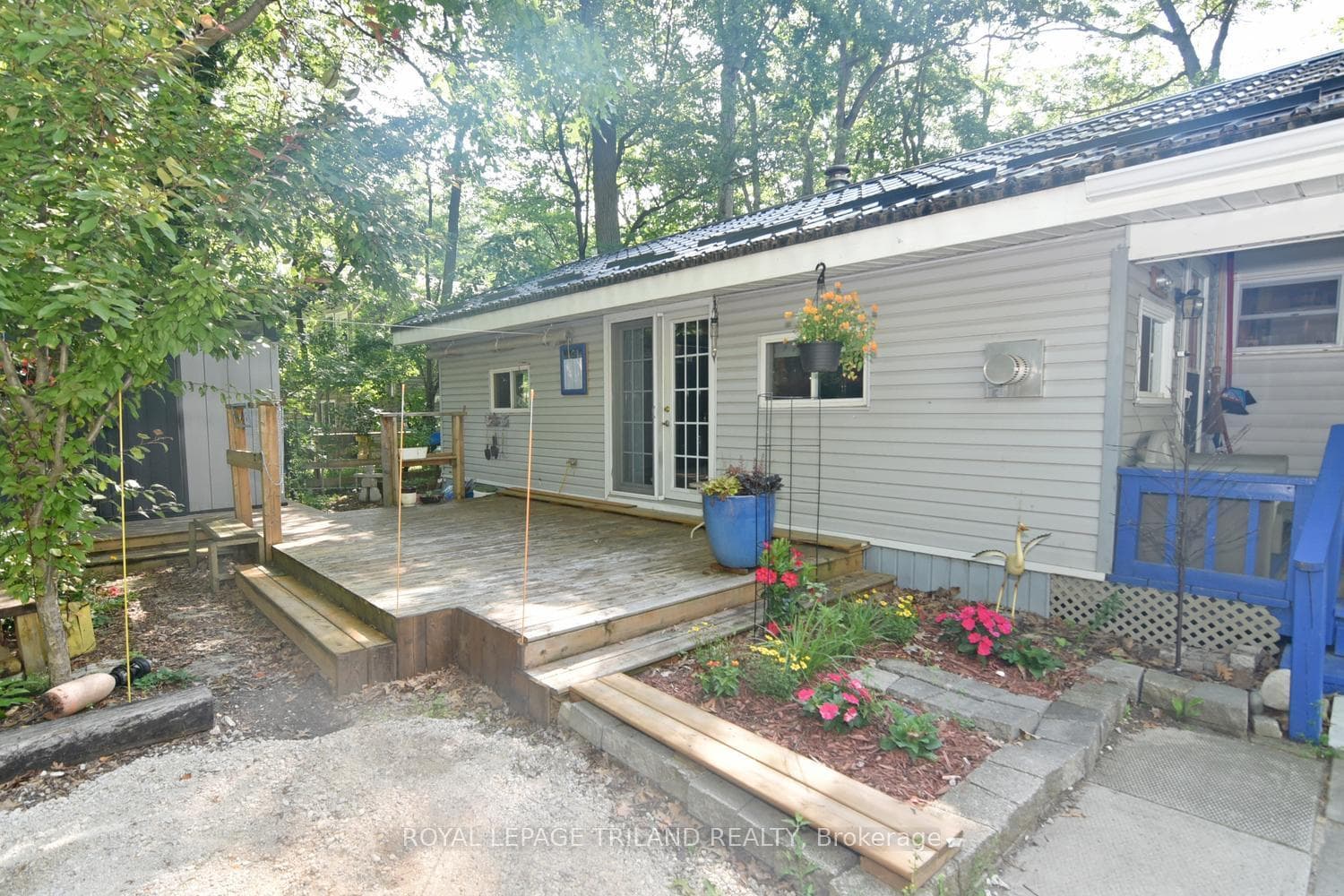 9910 Northville Crescent Unit B11 photo 3