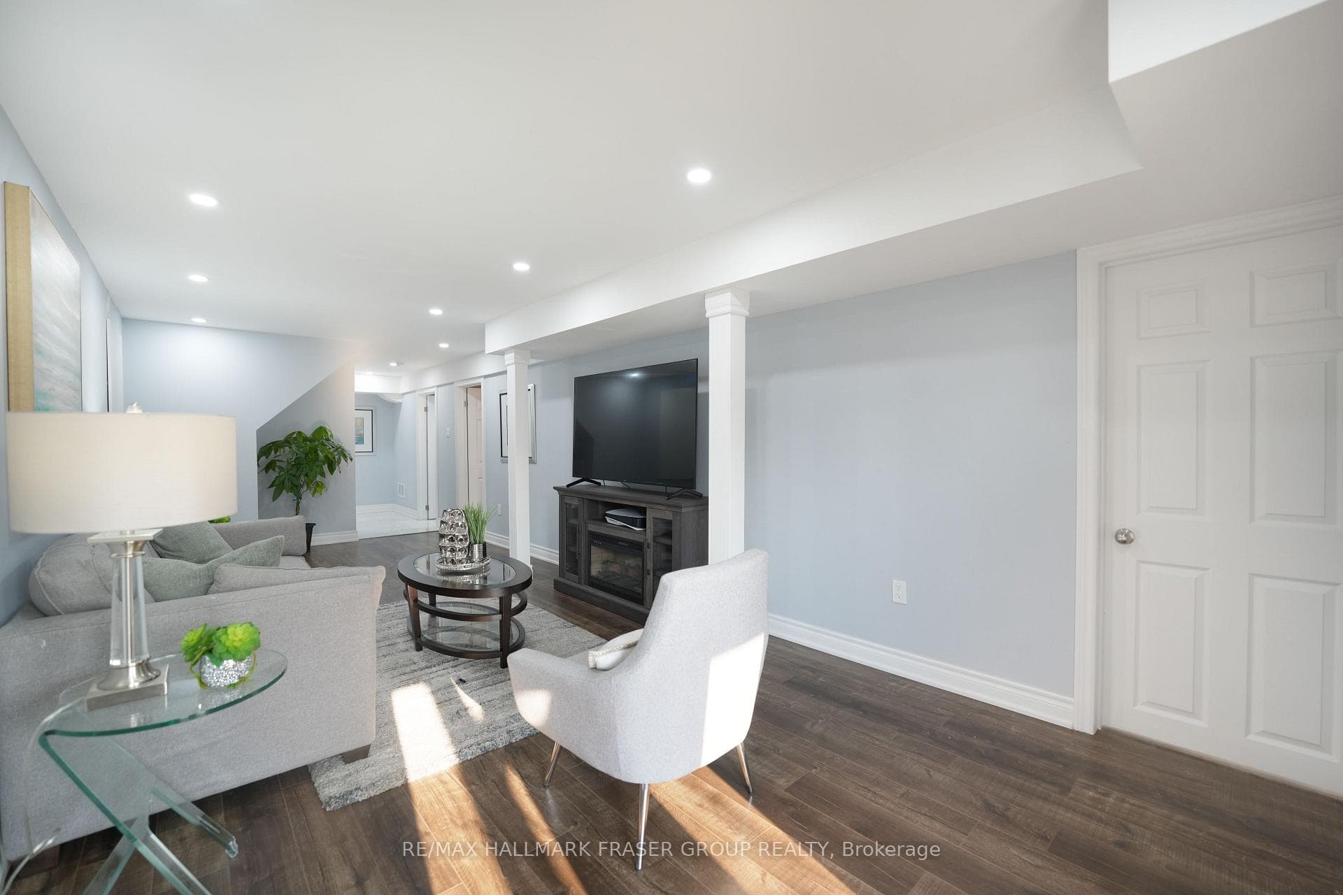 1800 Silverstone Crescent photo 28