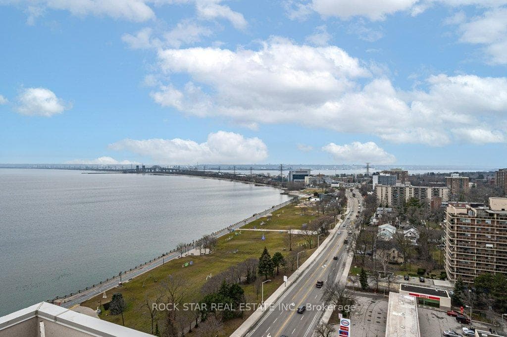1477 Lakeshore Road Unit 302 photo 26