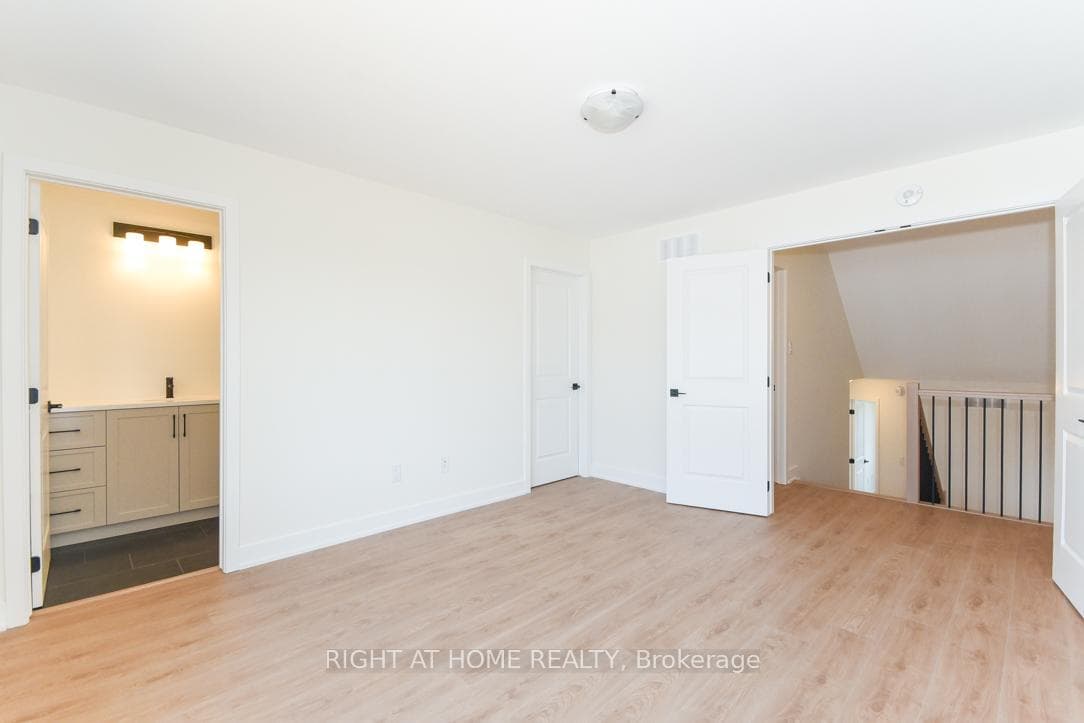75 WHITCOMB Crescent photo 20