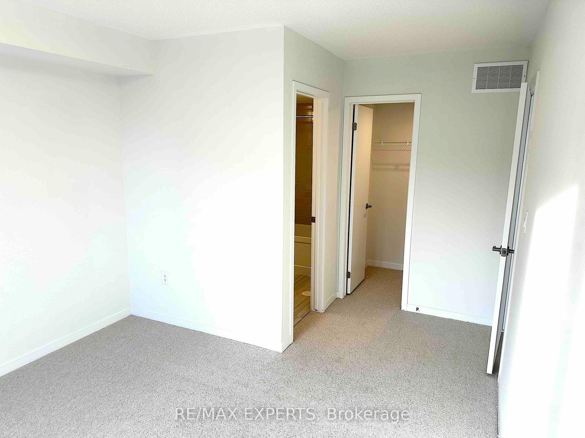 131 Honeycrisp Crescent Unit 220 photo 12