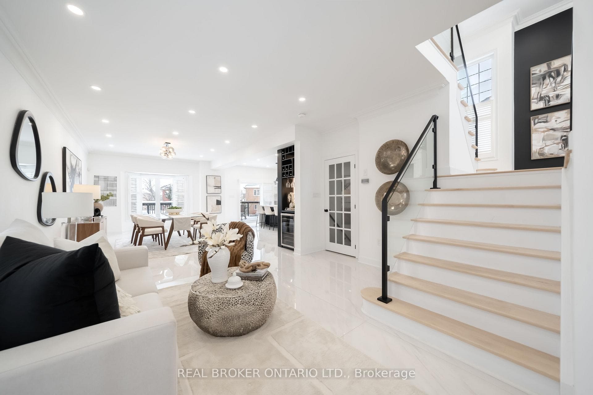 33 Carnoustie Crescent photo 6