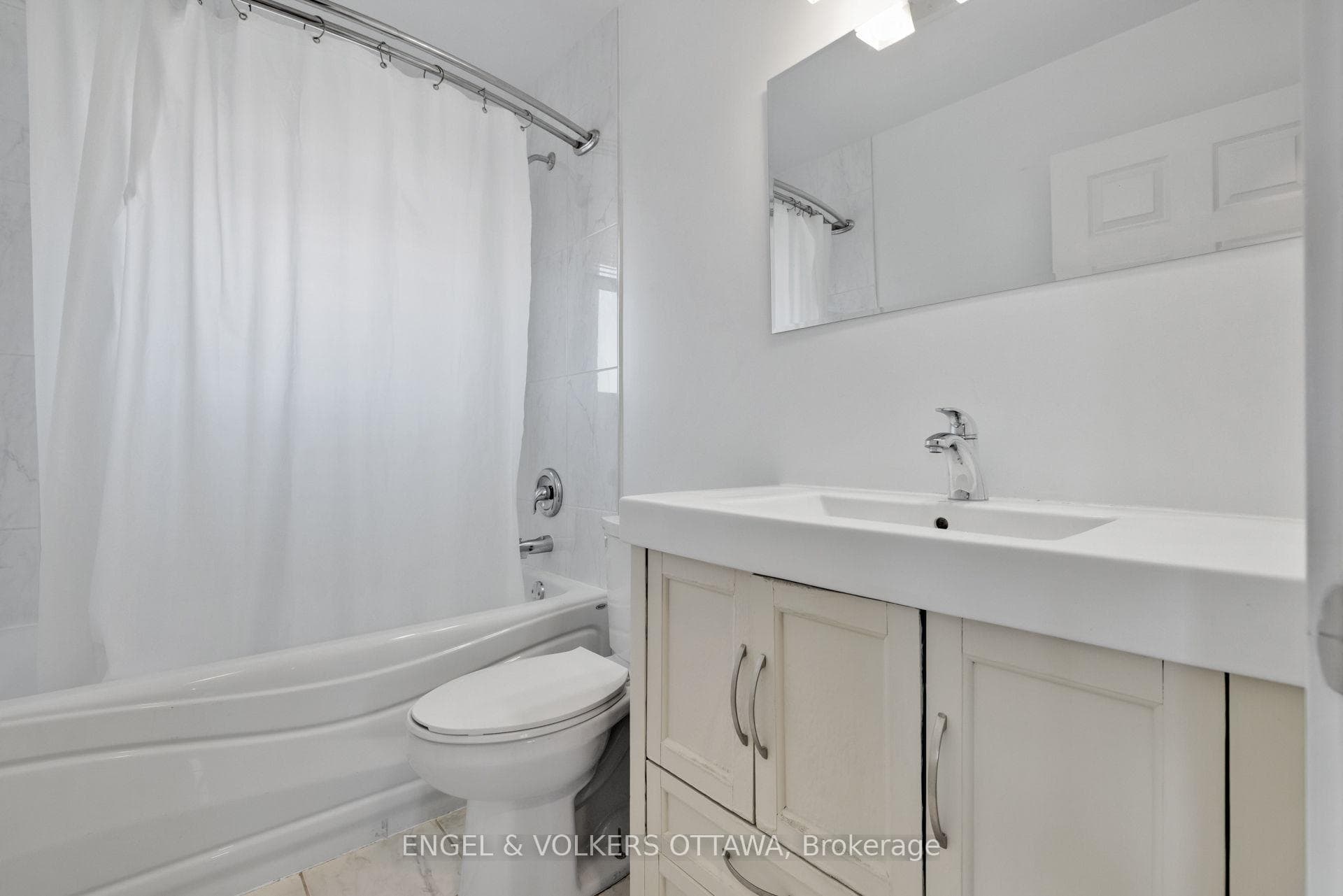 1311 S Avenue photo 30