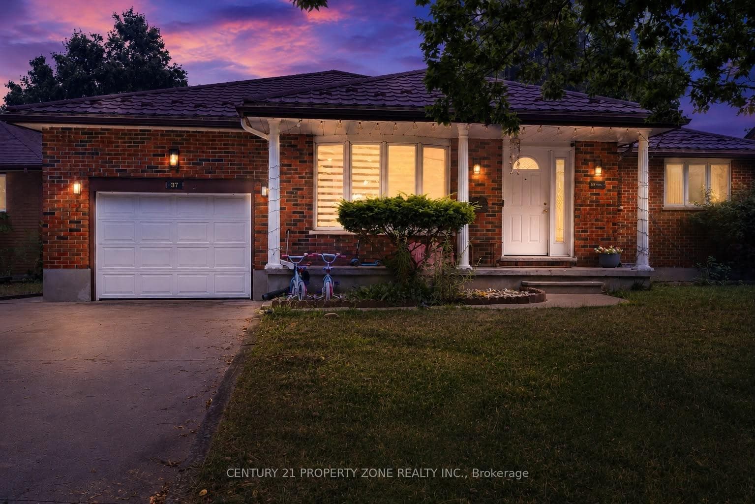 37 Laurentian Drive photo 1