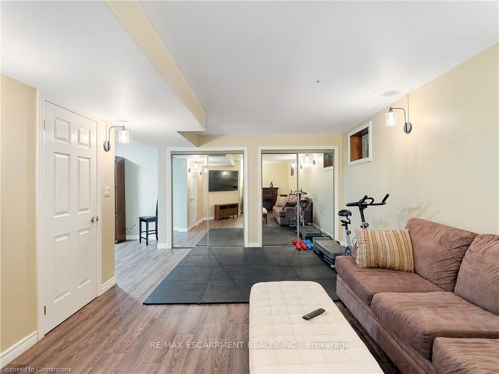 8 Marlow Avenue photo 30