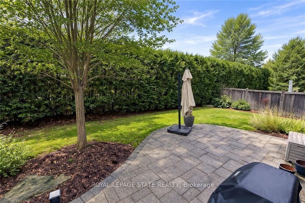 27 Black Walnut Crescent photo 42