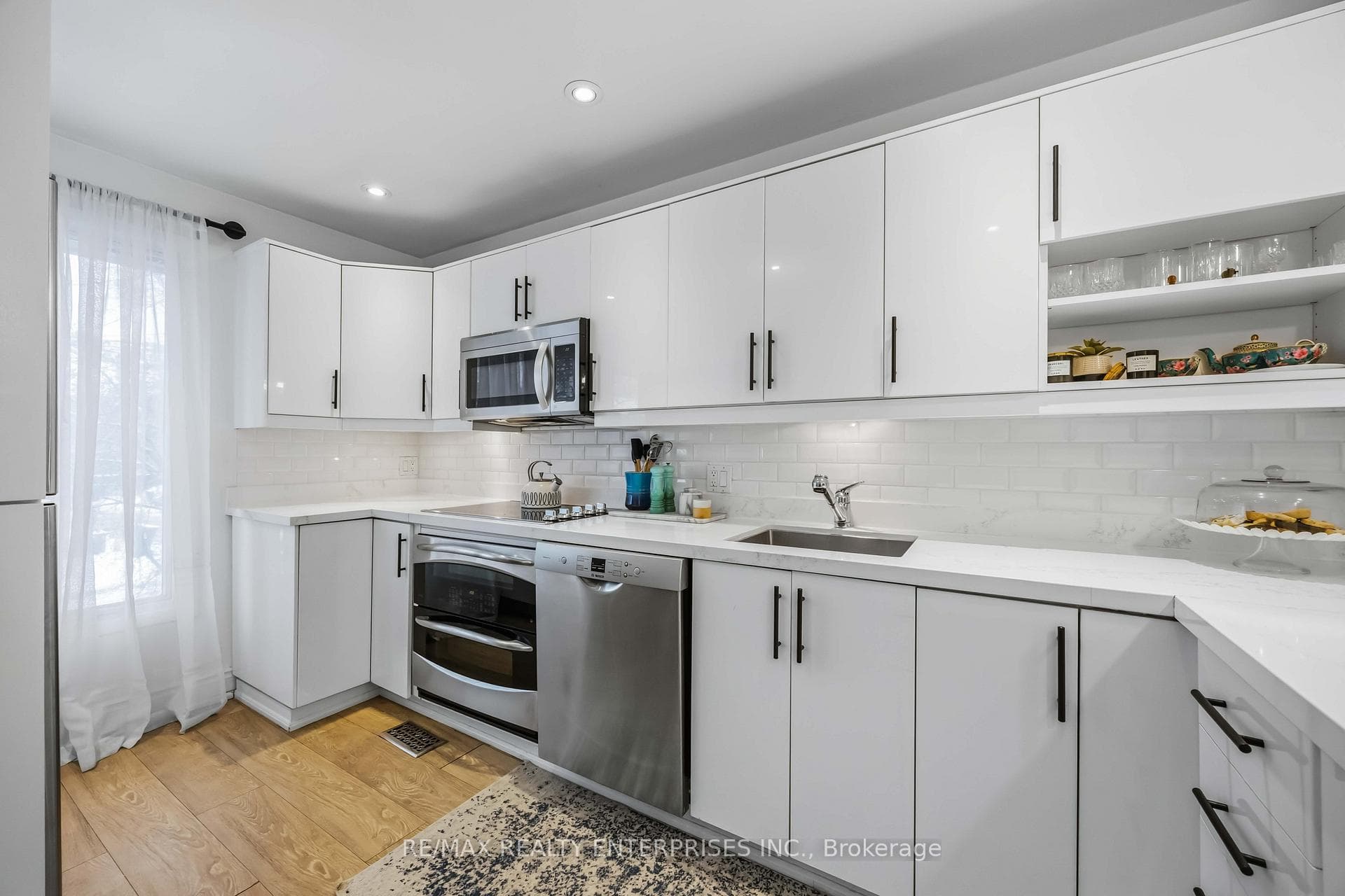 121 Montgomery Avenue photo 8