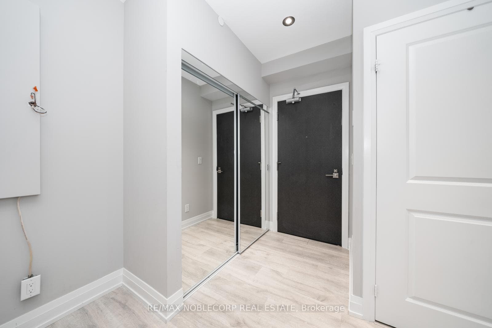 3700 Highway 7 Road Unit 1706 photo 10