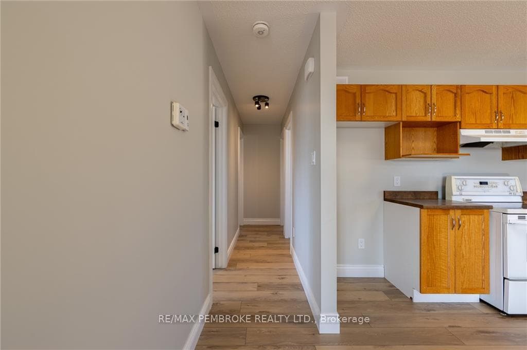 512 ANGUS CAMPBELL Drive photo 10