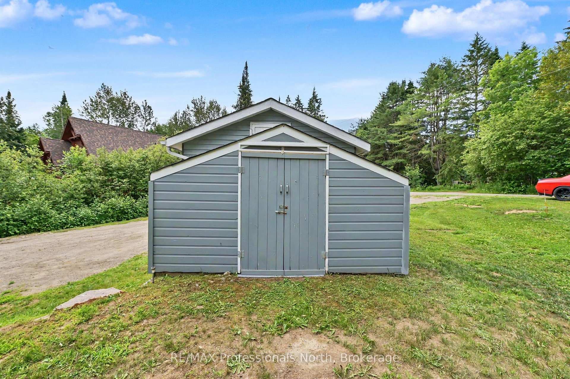 1034 Ablett Court photo 29
