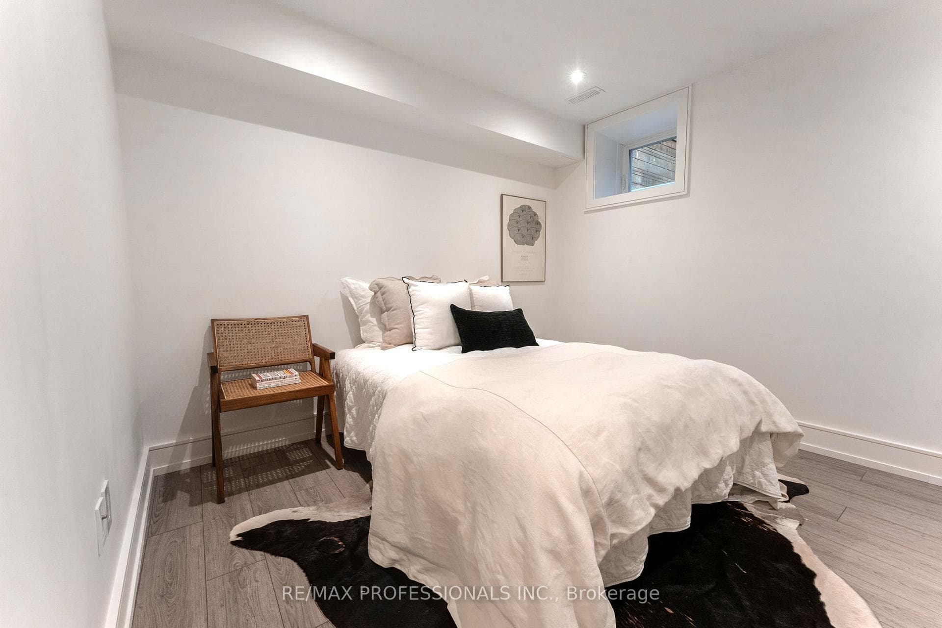 12 Mayfield Avenue photo 32