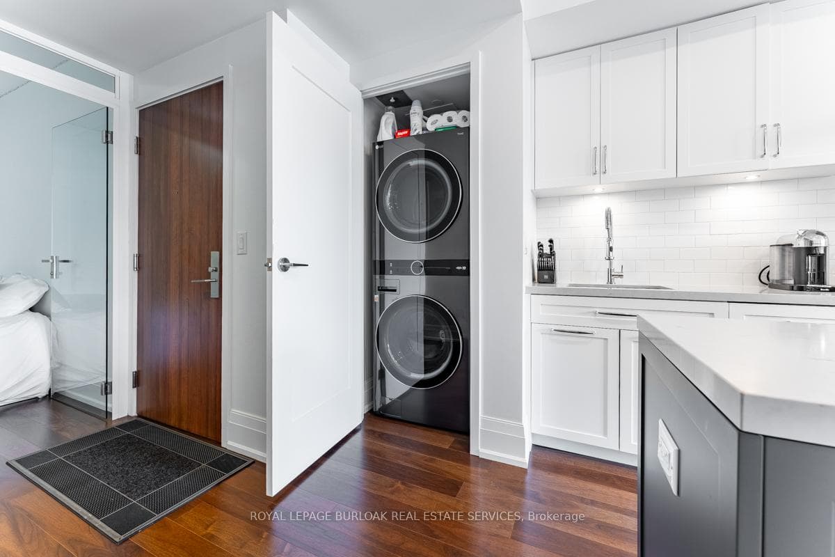 25 Malcolm Road Unit 410 photo 17