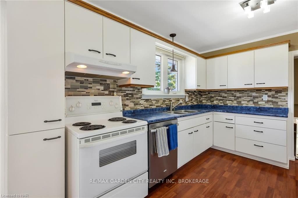 24 RUNNYMEDE Road photo 24