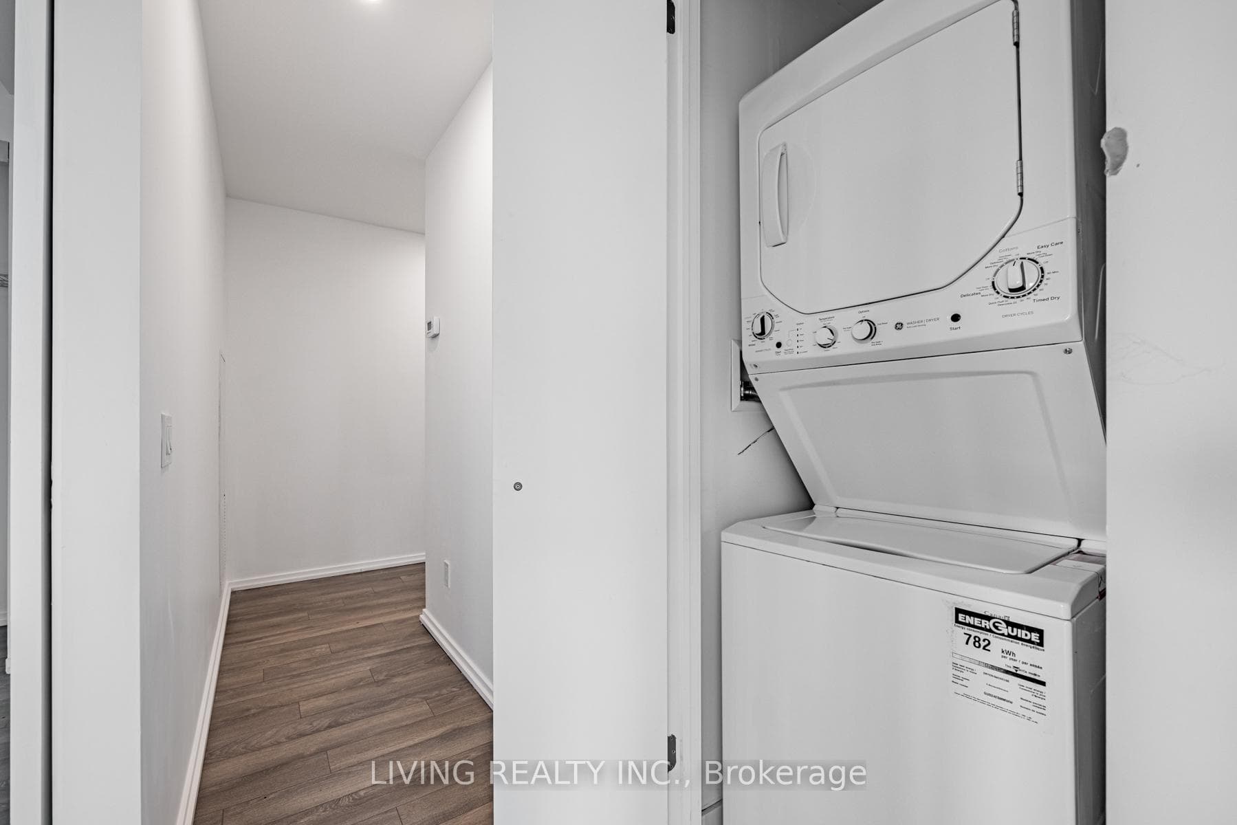 197 Yonge Street Unit 2209 photo 19