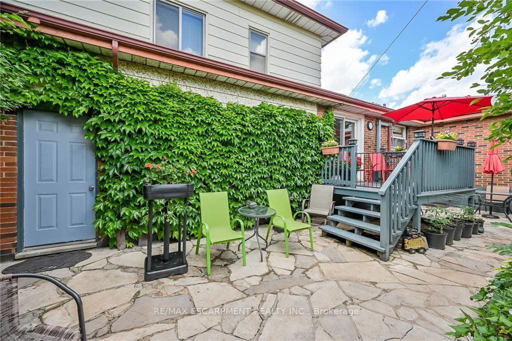 83 GAILMONT Drive photo 32