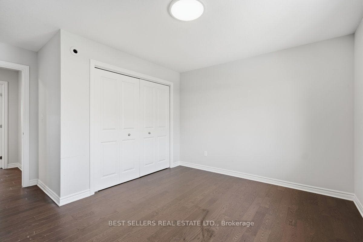 22 Weir Crescent photo 37