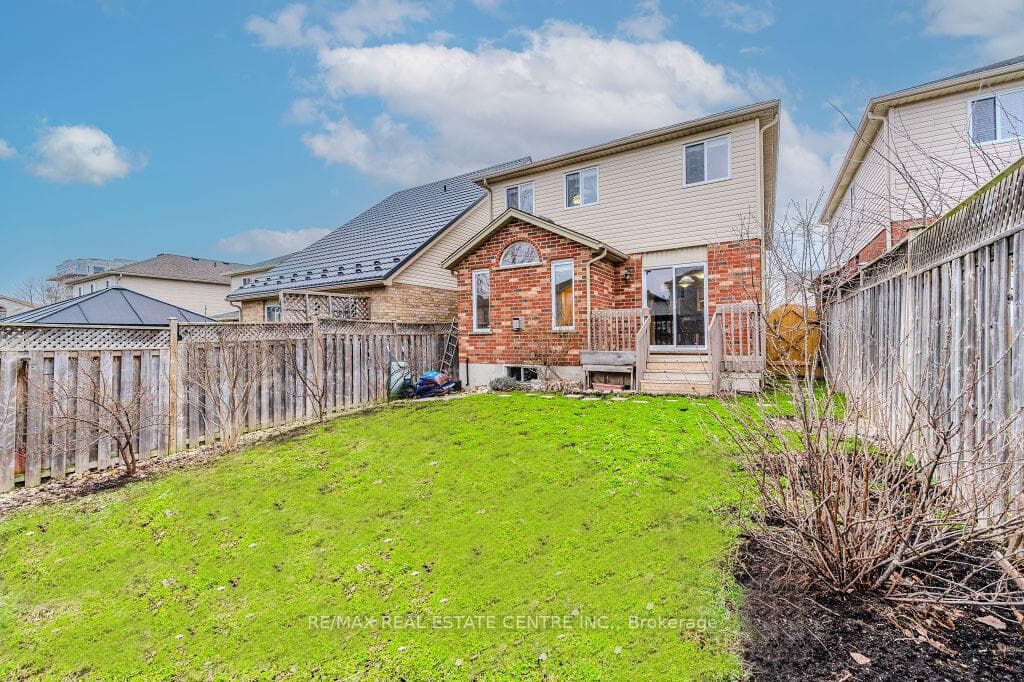 7 Henderson Drive photo 23