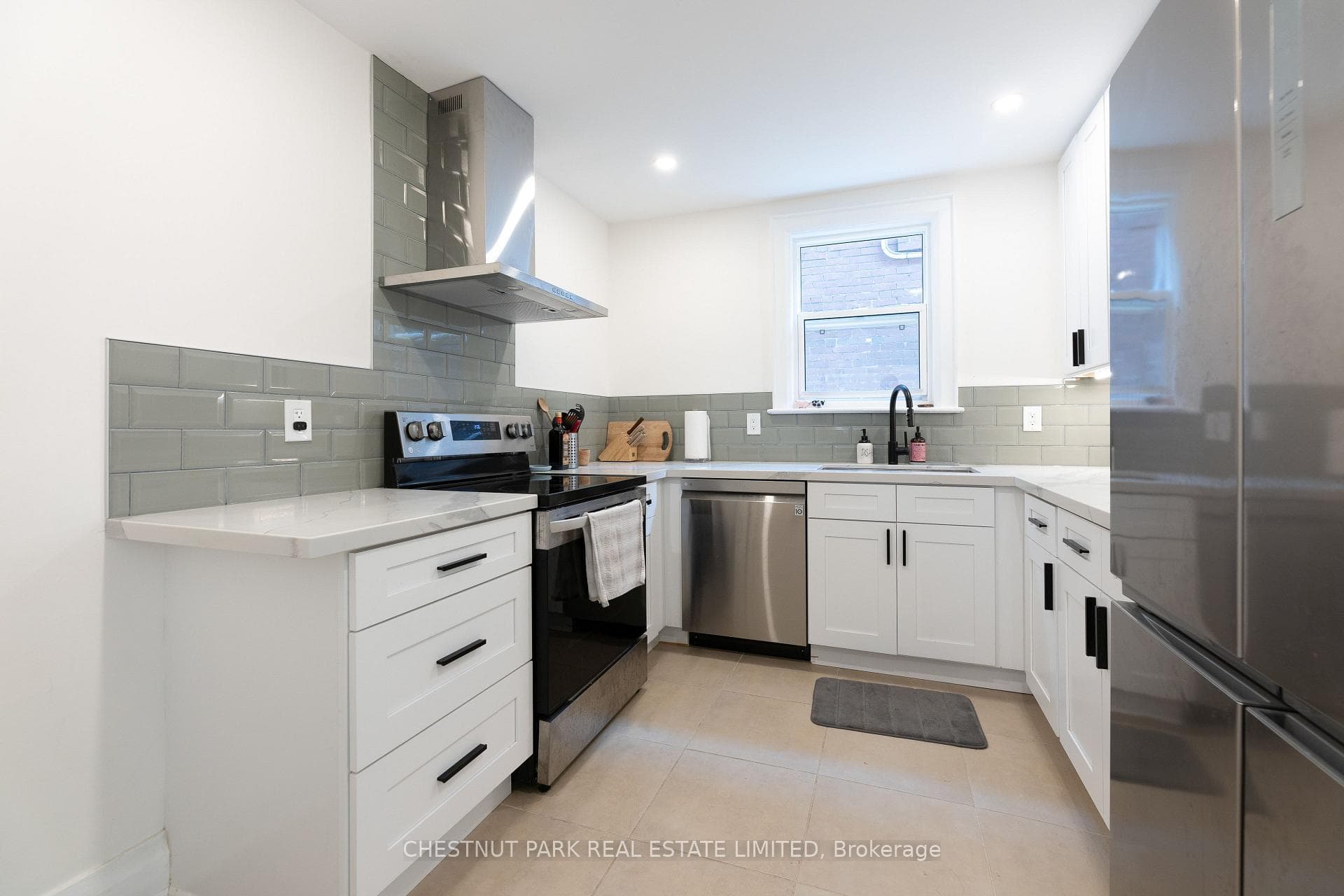 49 Springmount Avenue Unit B photo 6