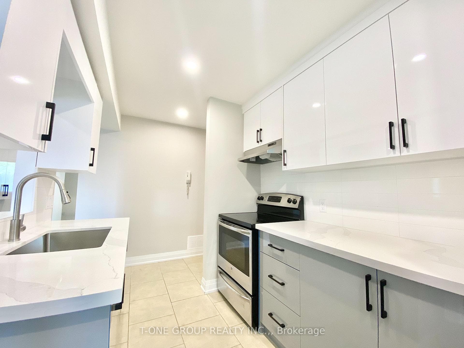 16 Wellington Street Unit 6 photo 5