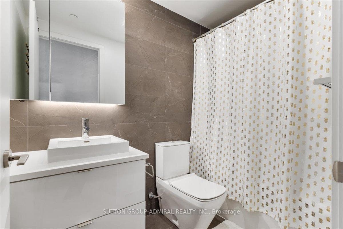 21 Lawren Harris Square Unit 805 photo 22
