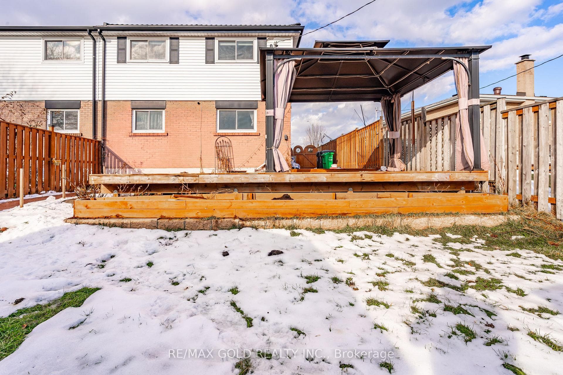 9 Dalton Place photo 36