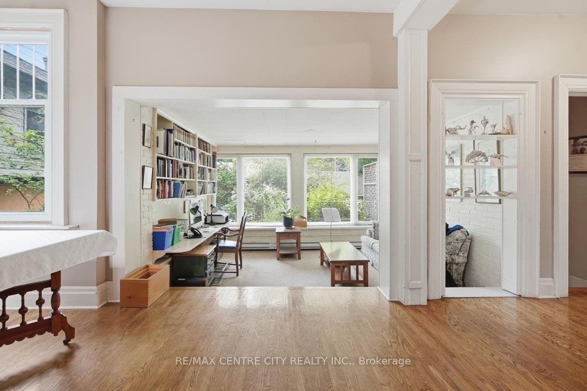 927 Richmond Street photo 10