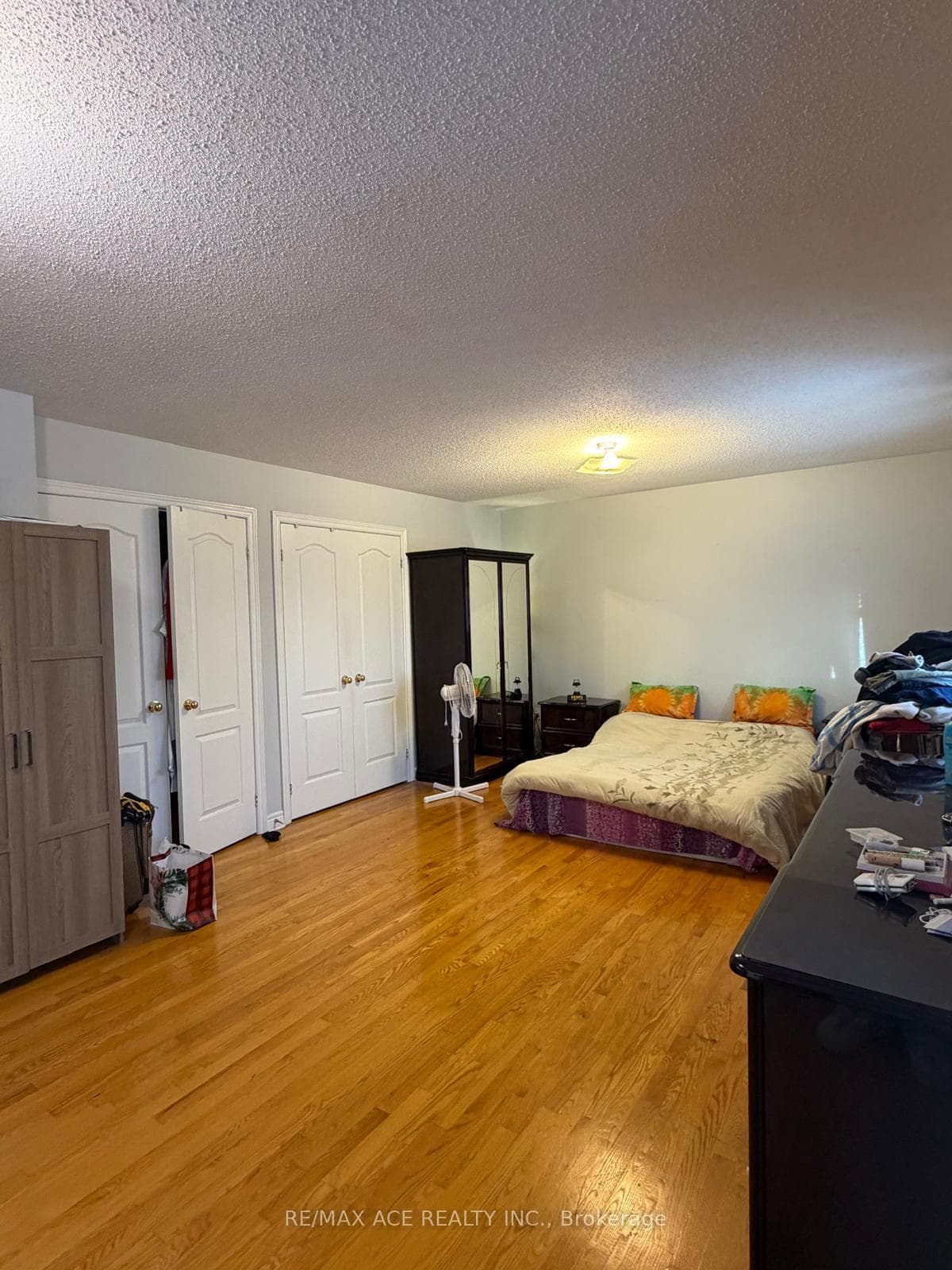 137 Yardley Avenue photo 17