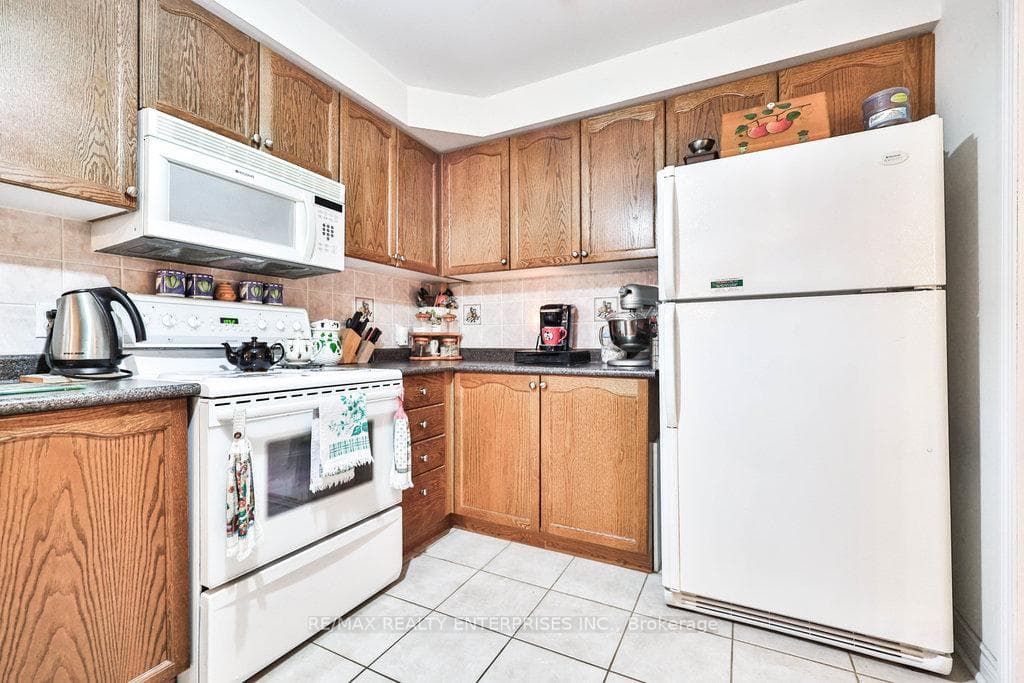 3 Jack Kenny Court photo 12