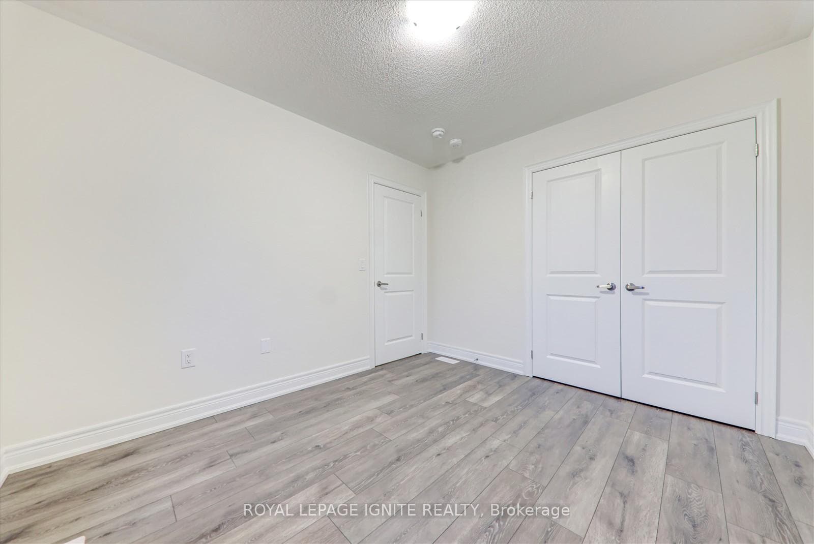 2894 Shortreed Gardens photo 18